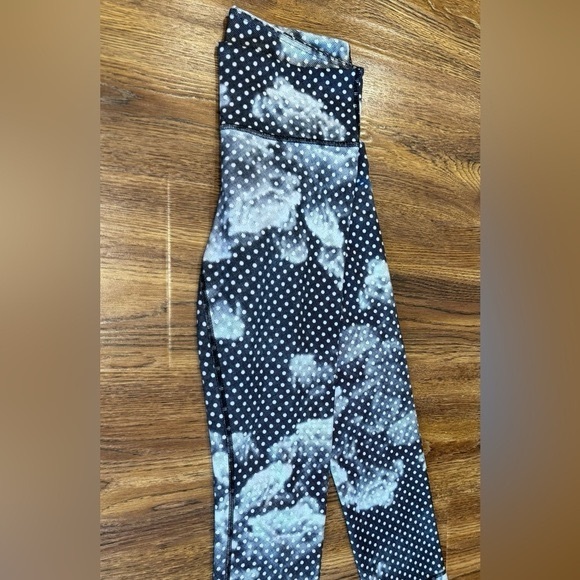 LULULEMON WUNDER UNDER Crop II Dottie Dream size 4 - Picture 3 of 6